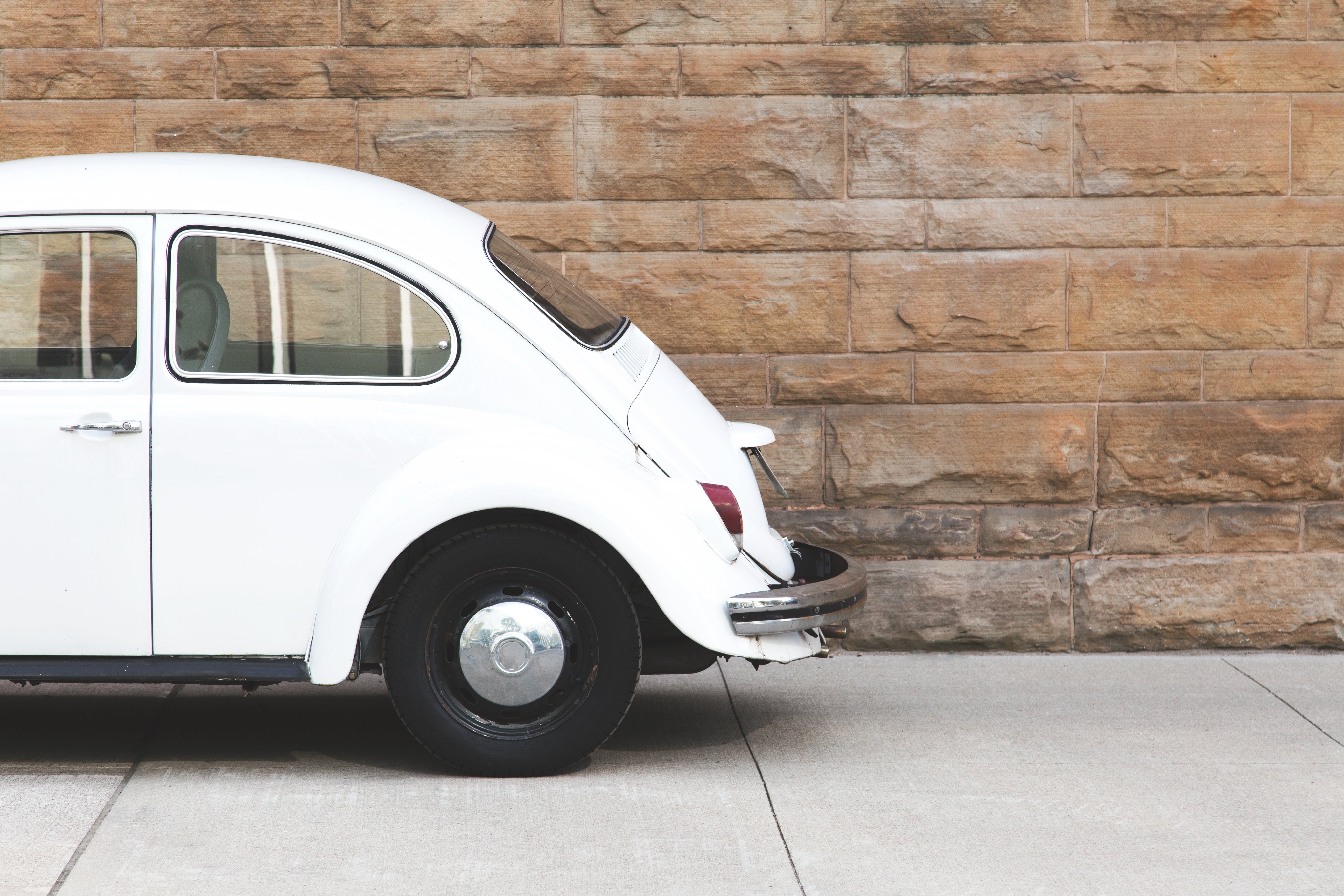 files/white-antique-car.jpg
