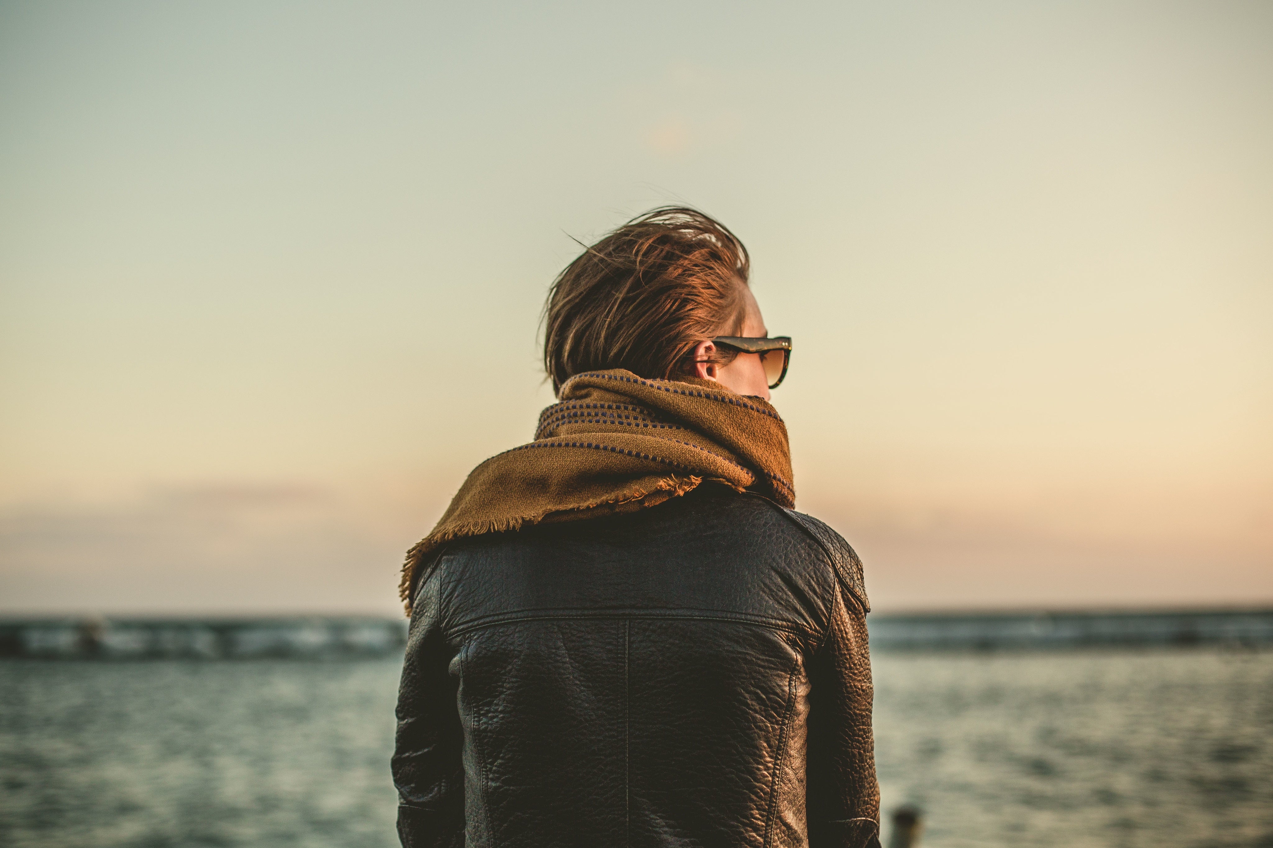 files/woman-looking-at-horizon.jpg